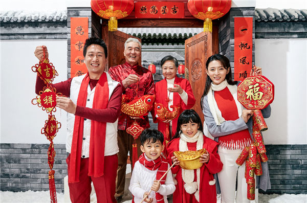 备！哈趣投影带你畅享大屏年味麻将胡了2025春晚直播必(图7)